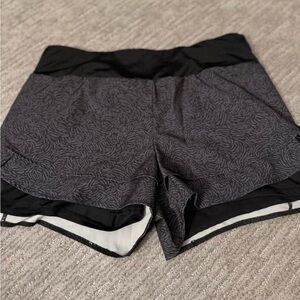 Women's Black Patterned Performance Shorts